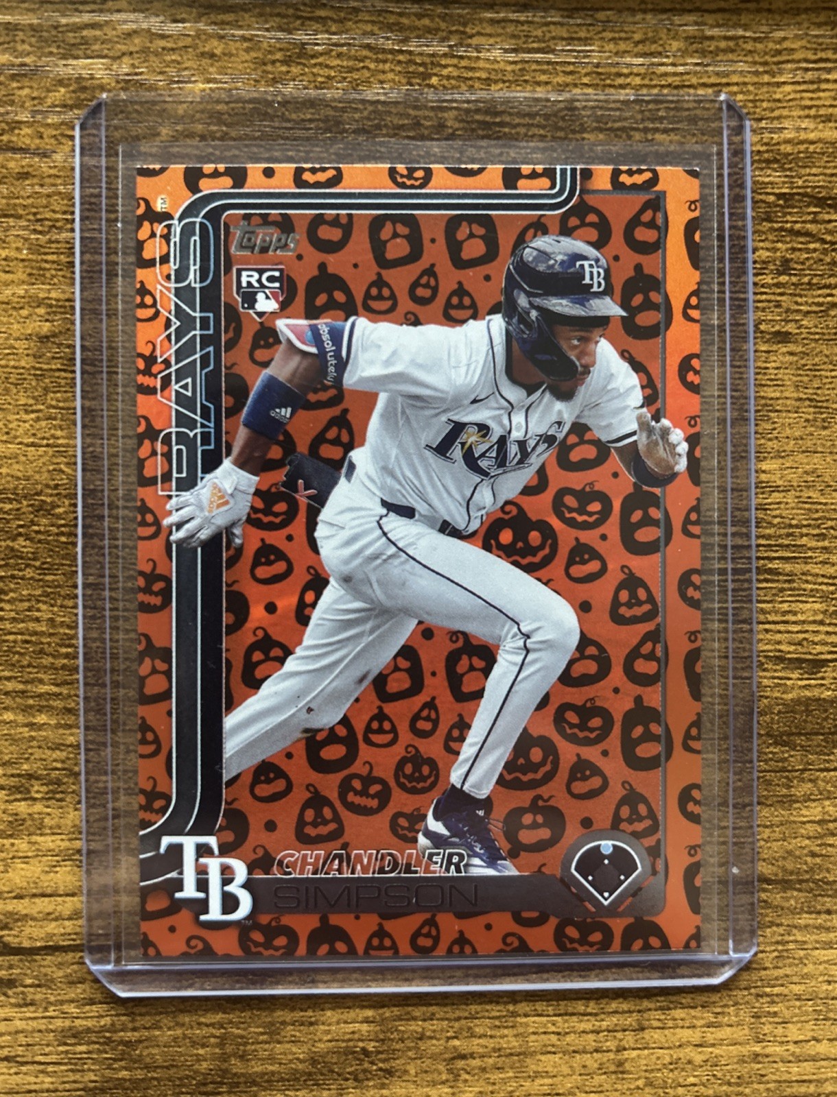 2025 Topps Update Series Chandler Simpson #US277 Jack-O’-Lantern Foil Pumpkin RC