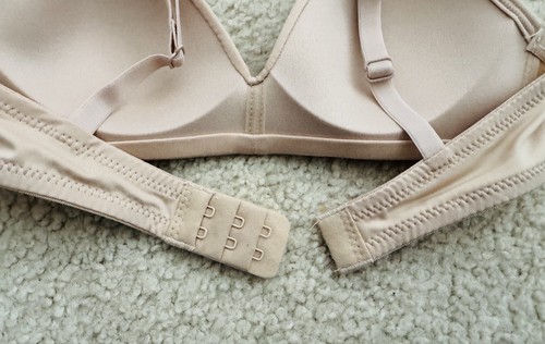NWT Maidenform Girls 30A Bra Convertible Beige 4667 Adjustable Hooks & Strap - Picture 3 of 5