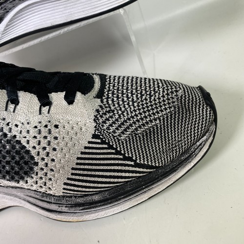 Nike Flyknit Racer Trainers UK 7.5 Black White Tongue 2014 Racing 526628-002 - Picture 8 of 24