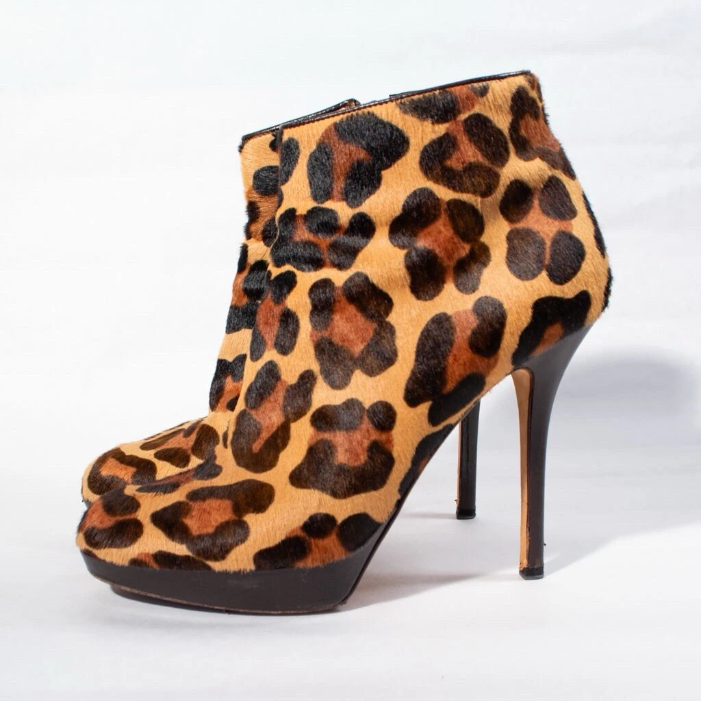 DIOR • Bottines aiguilles en cheveux de poney imprimé léopard taille 37,5