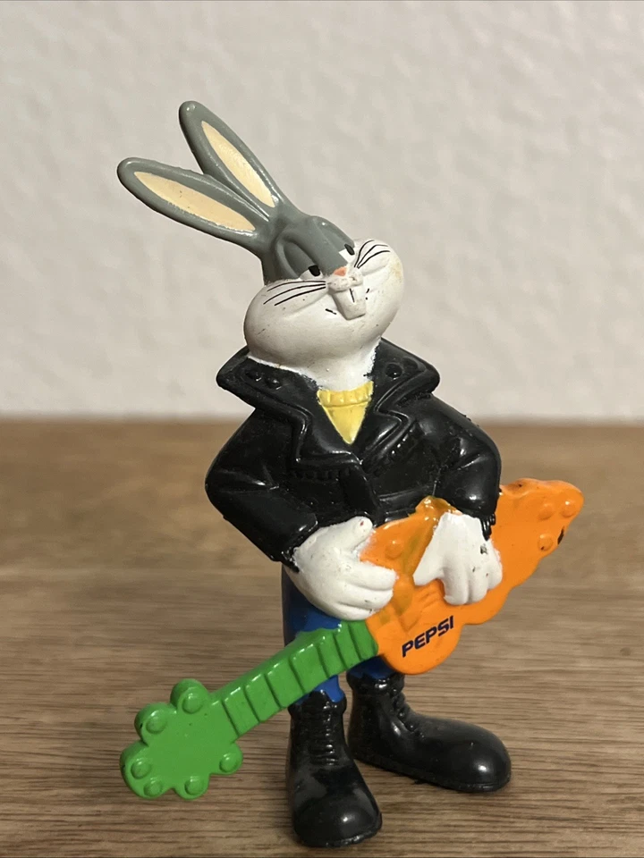 Bugs Bunny W/ Carrot Guitar Warner Bros Looney Tunes 3” Figure 1994 Pepsi Toy - Image 2 of 4