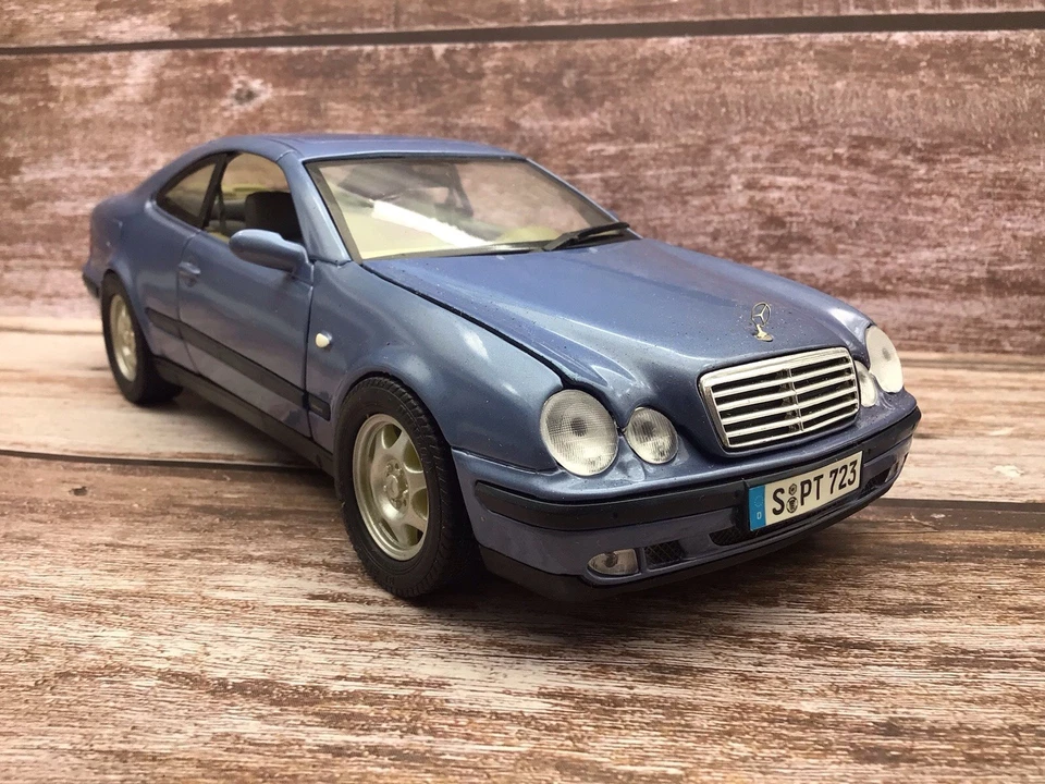 Anson 1/18 ~ Mercedes Benz CLK 230 Kompressor ~ Model Car - Image 3 of 4