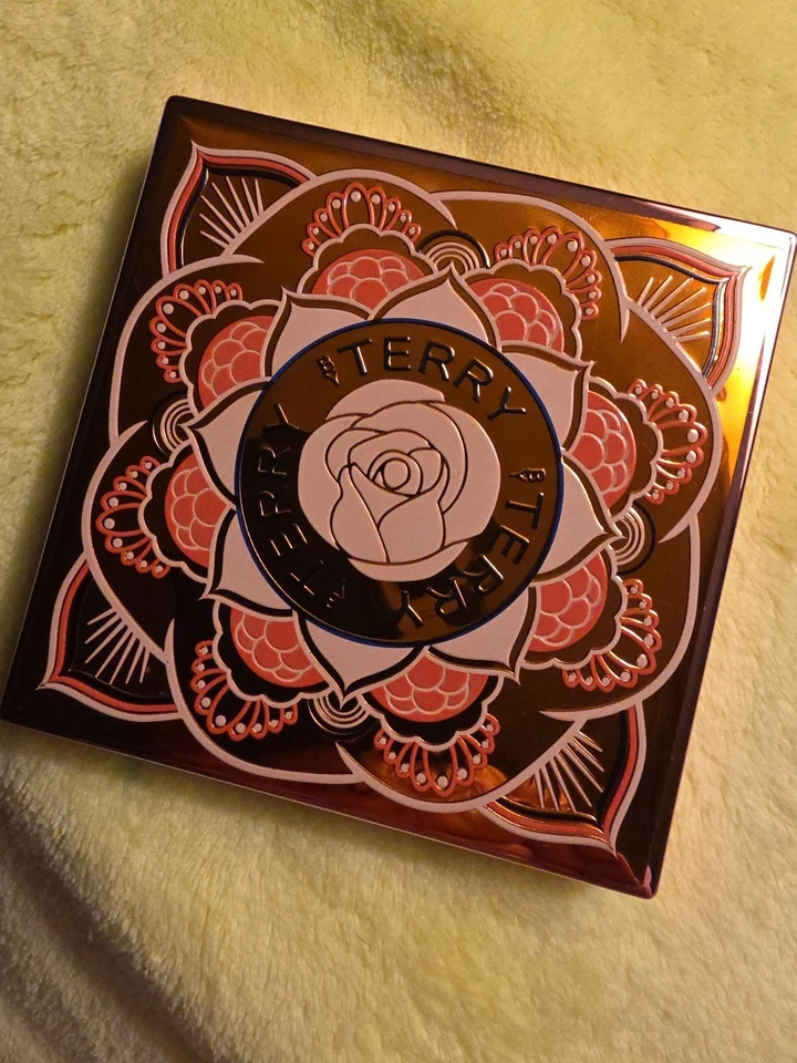 Brightening CC Palette | Highlighter & Illuminating Color Correcting Powder - Image 4 of 4