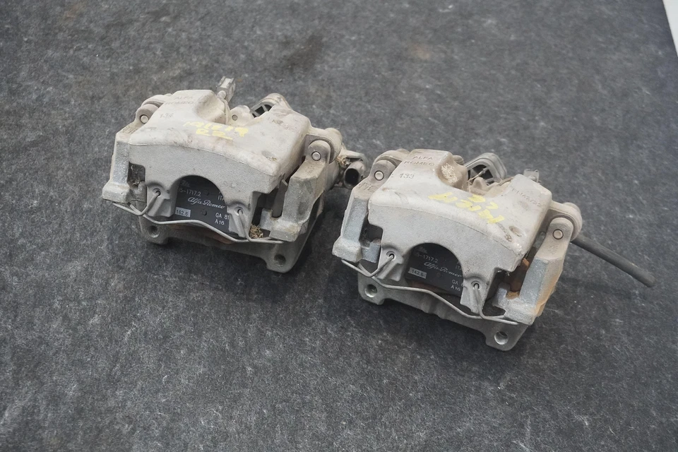 Pinza de freno trasera izquierda y derecha Seat 68318817aa Alfa Romeo Giulia 17-25 Foto 3 de 4