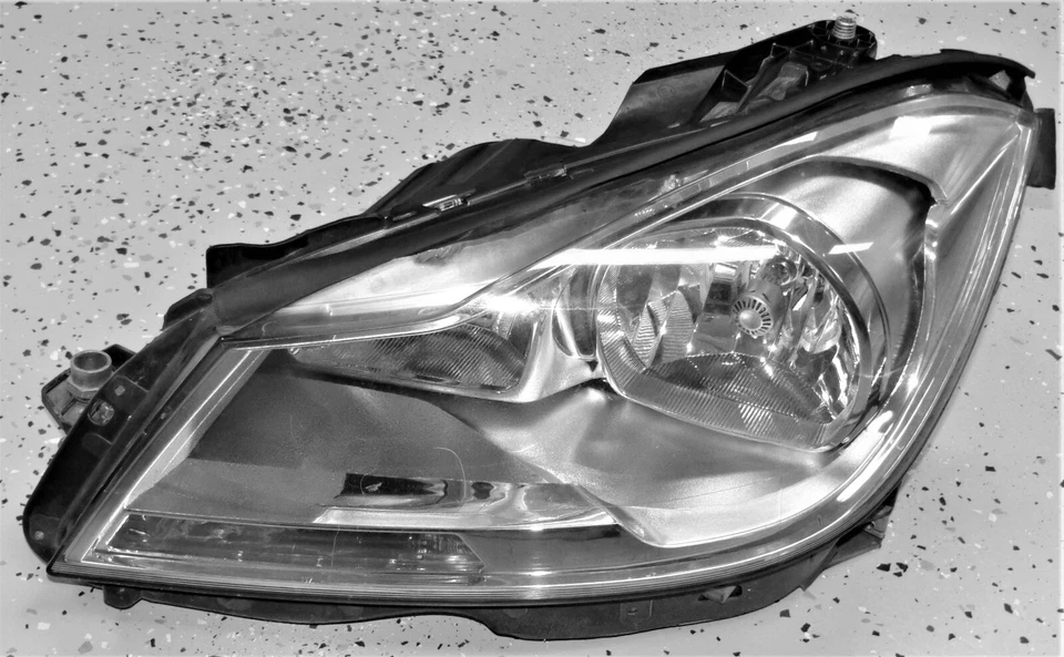 Conjunto de faros delanteros del lado del conductor Mercedes-Benz C250 2012-2014 ⭐F3⭐ Foto 2 de 4