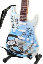 مجسمات الشخصيات Miniature Guitar