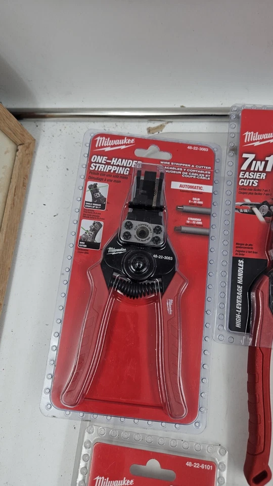 set of 11 Milwaukee electrician tool New - Image 2 of 4