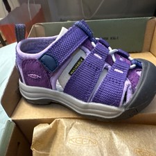 New In Box Keen Newport H2SH0 Shoes Tots Size 5
