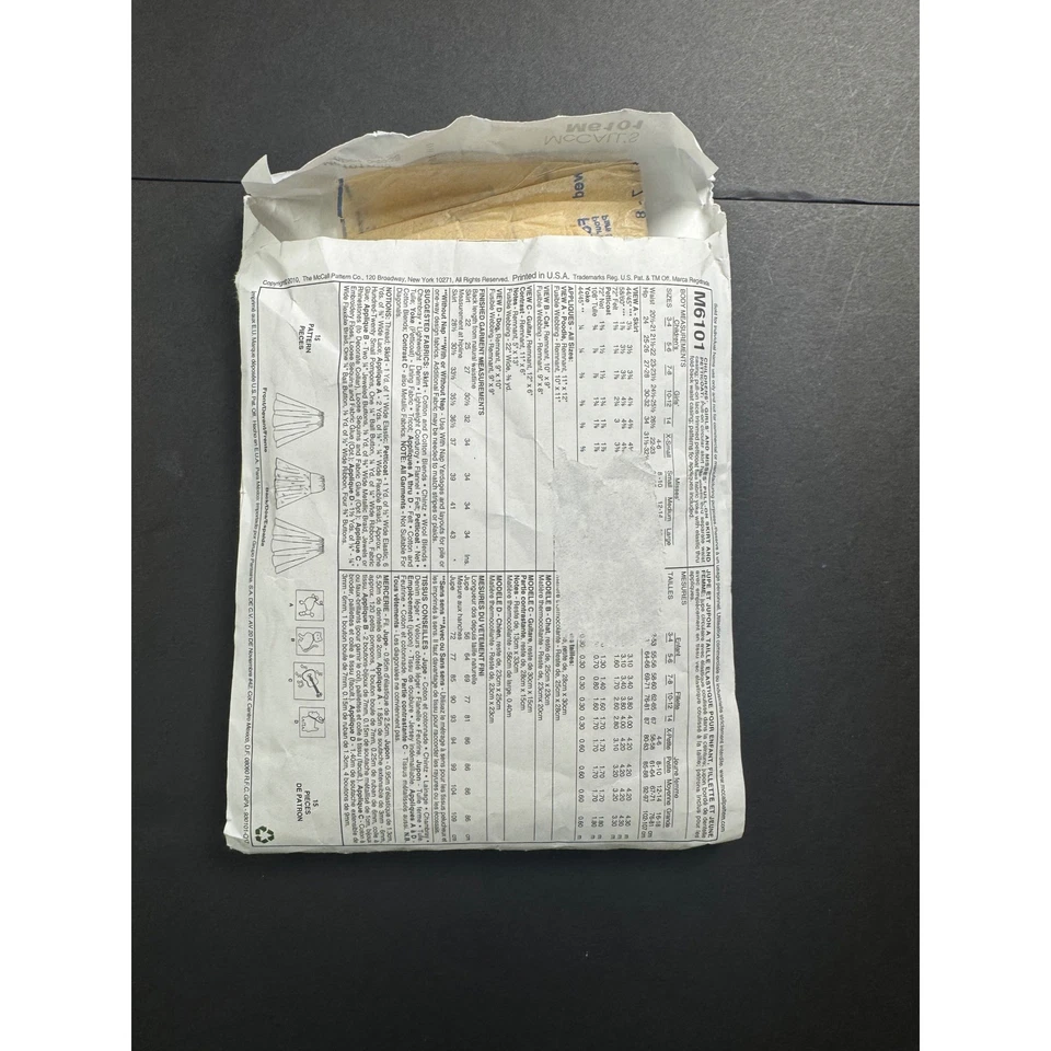 Easy McCall's M6101 Girl's 50s Poodle Skirt Costume Sewing Pattern 7/8-10/12-14 - Image 2 of 2