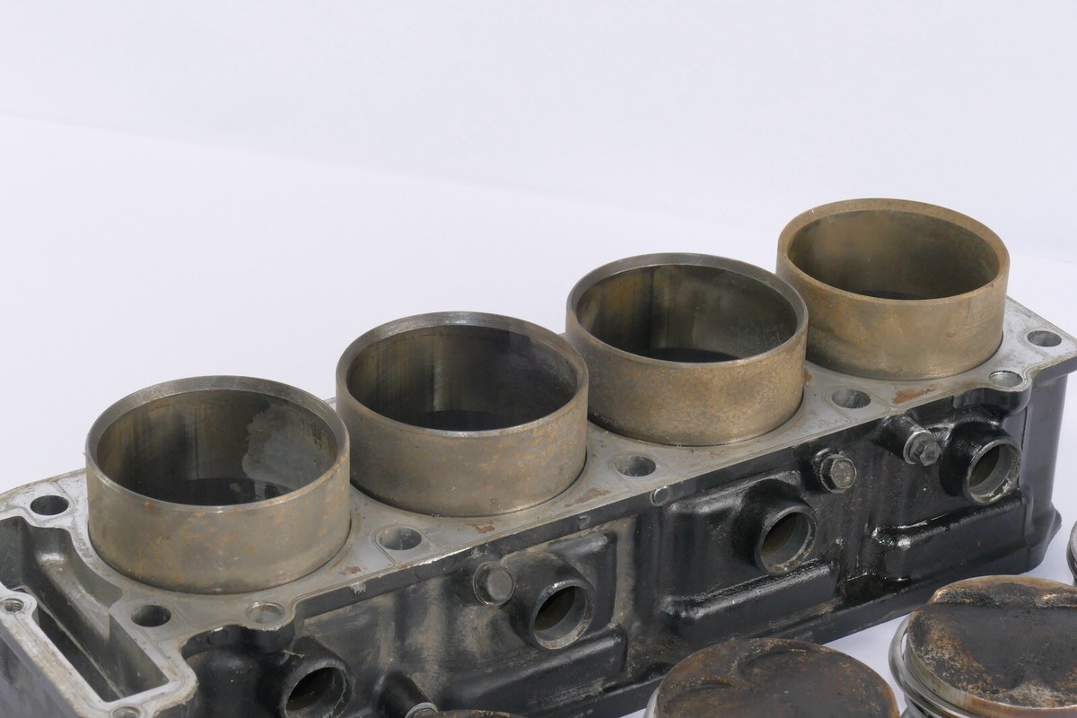 Kawasaki GPZ 900 R ZX900A Bj. 85 - cylinder + piston A165G Kawasaki GPZ 900 R ZX900A Bj. 85 - cylinder + piston A165G
