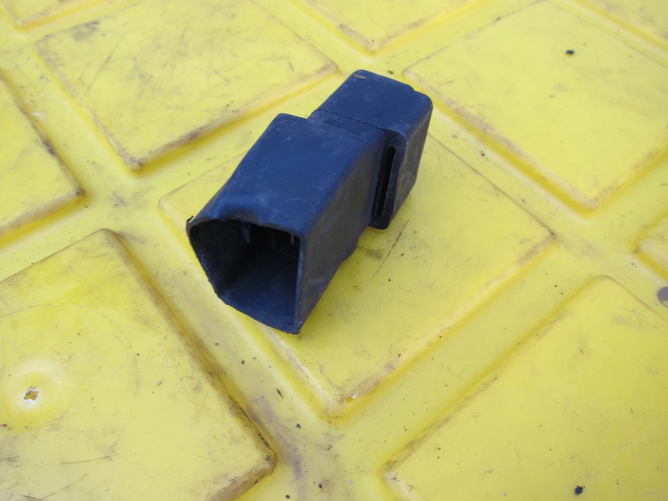 Honda Interceptor 800 VFR 800 F 1999 relé OEM Foto 2 de 4