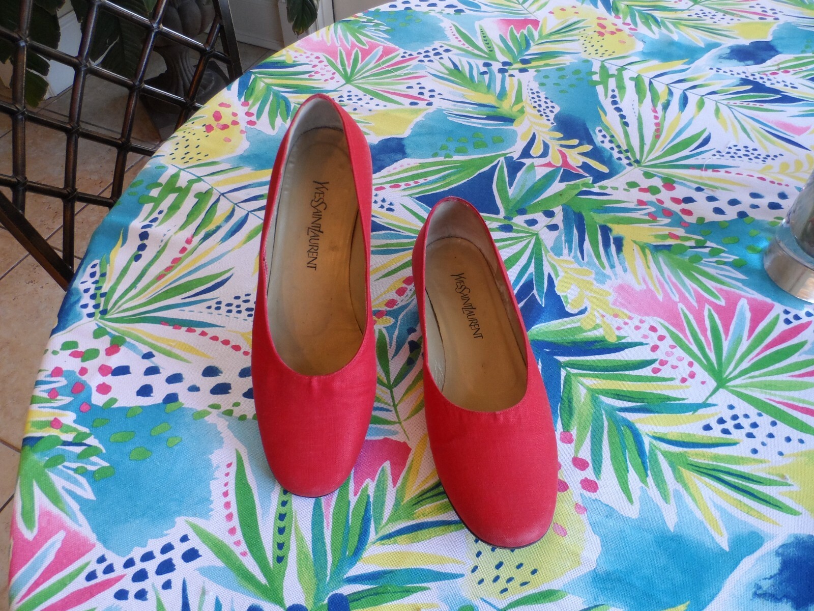 Piatti in pelle satinata rossa Yves Saint Laurent taglia 6M