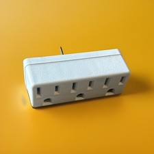  Leviton 697-W Triple Outlet 15A 125V - New (...