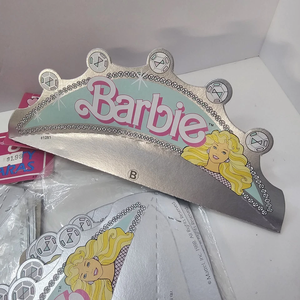 Barbie Vintage 1988 Fiesta de Cumpleaños Tiaras Fiesta Favores Princesa Corona Lote de 32 Foto 2 de 4