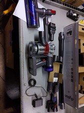 Dyson V8 Cordless Vacuum   Open-Box, Wand Damaged