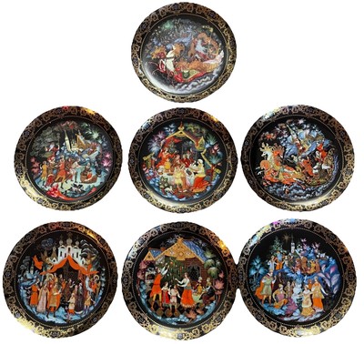 Set of 7  The Legend of Father Christmas 1994-95 Plates 7.5  Hamilton Collection