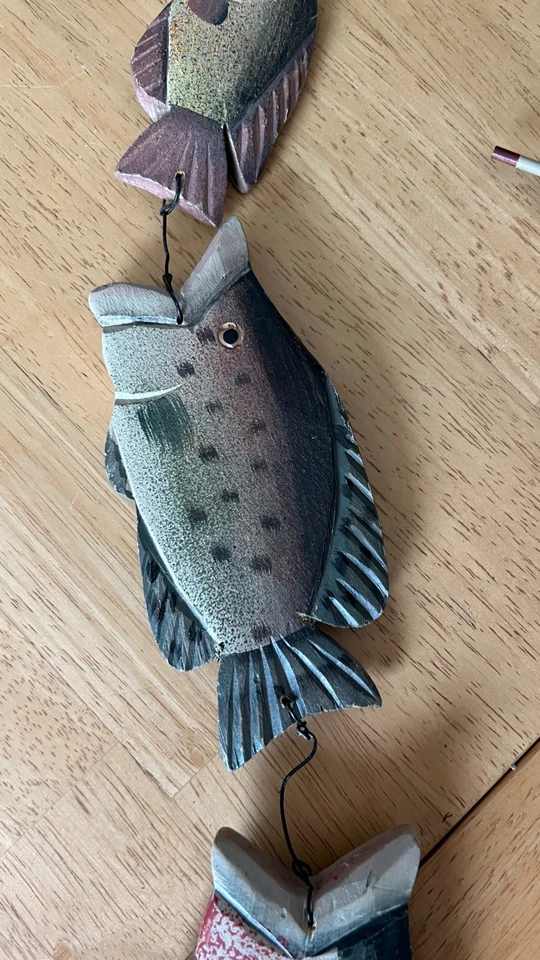 Vara de pesca de madeira rústica com peixes - Lodge, caverna do homem, cabine, lago decoração para casa - Imagem 4 de 4