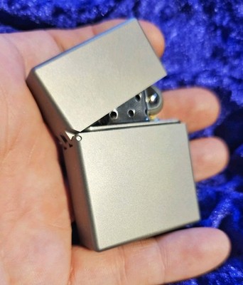 Reines Titan verdicktes gepanzertes Flip Top Feuerzeug personalisiert Geschenk