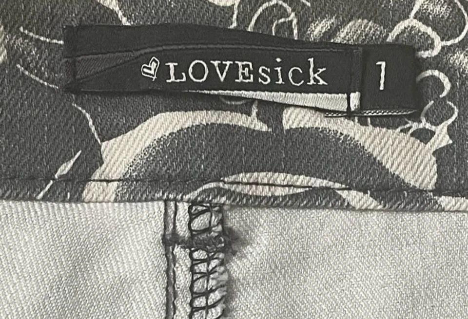 Pantalones cortos de mezclilla para mujer LOVEsick con estampado floral de rosas - gris - talla 1 Foto 3 de 4