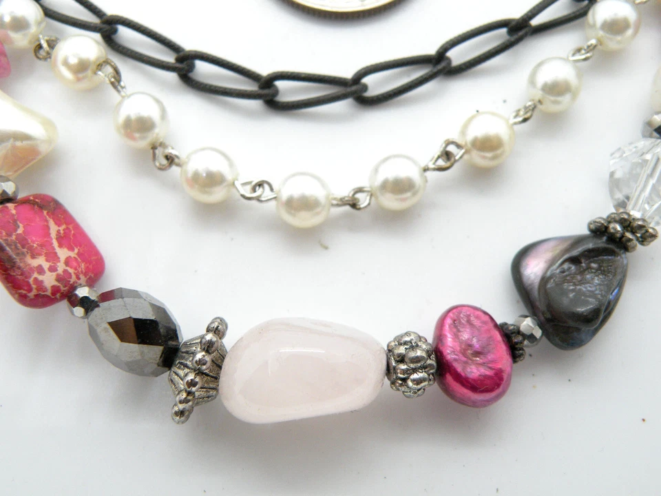 Collar colgante de piedras preciosas de jadeíta rosa firmado por Lu Couture para mujer tono plata Foto 3 de 4