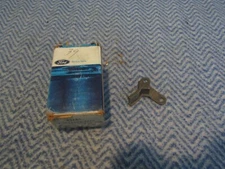 NOS 1973 - 1977 FORD F500 F-500 LH DRIVERS SIDE DOOR HANDLE RELEASE LEVER 