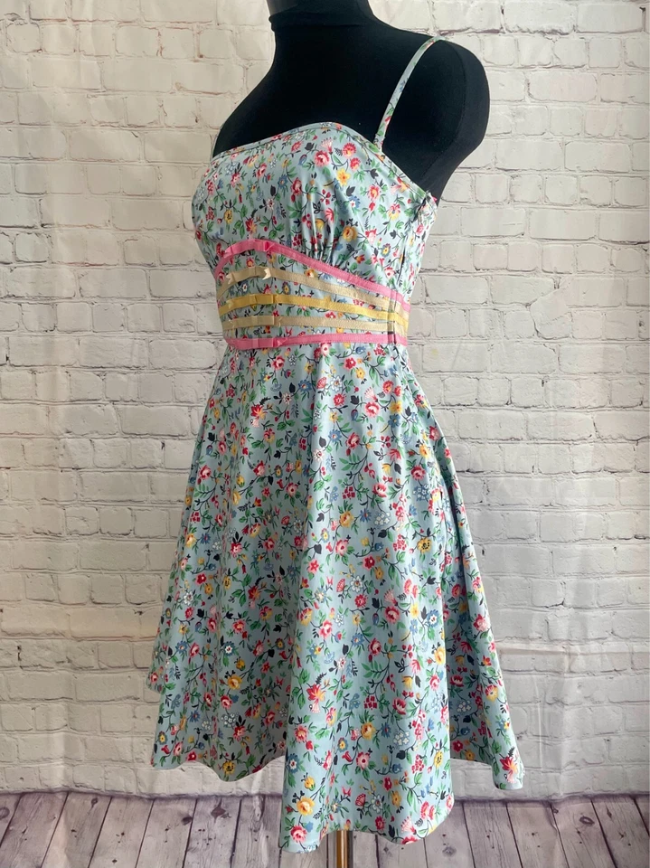 Betsey Johnson Garden Floral Runway Fit & Flare Dress Size 6  - Image 3 of 4