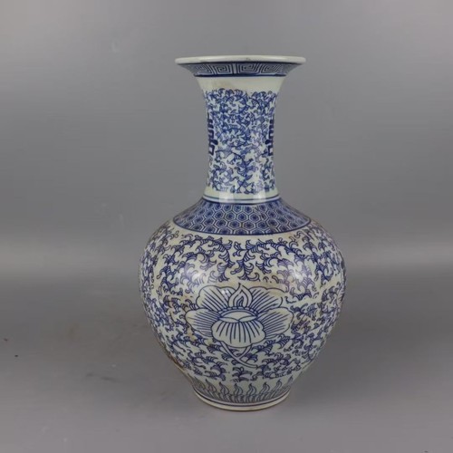 Exquisite Chinese Blue and white porcelain Flower patterned general jar vase - Picture 5 of 6