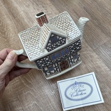 Vintage Sadler Teapot Tudor House English Country House Series No 4437  England
