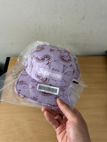 Casquette de camp tissée jacquard floral suprême rose lavande SS25
