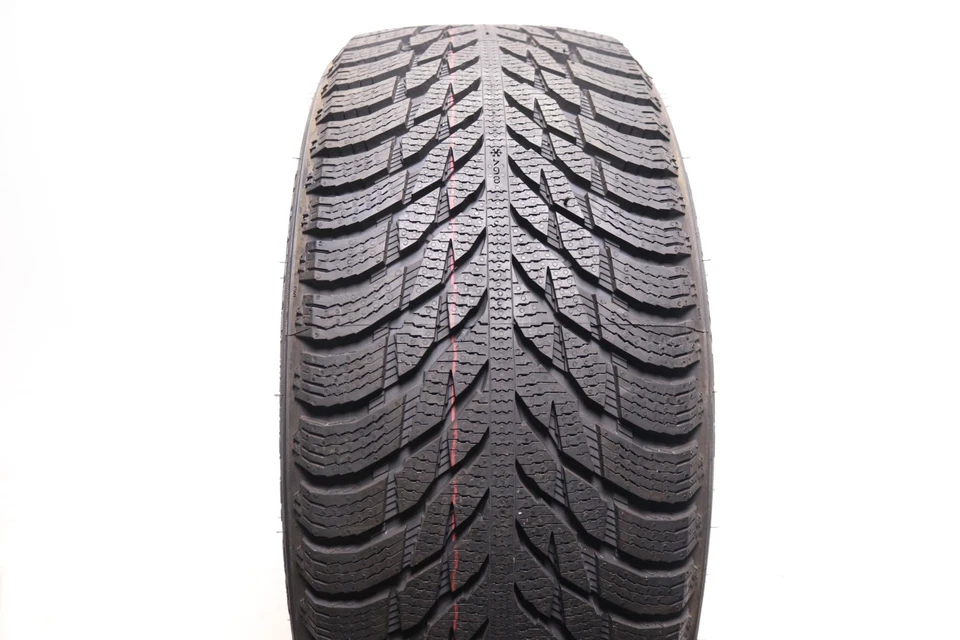 Nuevo SUV 255/40R20 Nokian Hakkapeliitta R3 - 101T - 11.5/32 Foto 2 de 4