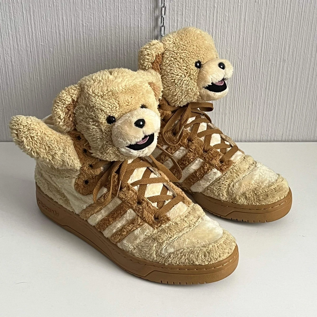 Preços baixos em Adidas Jeremy Scott Bear Indiana Masculino casual