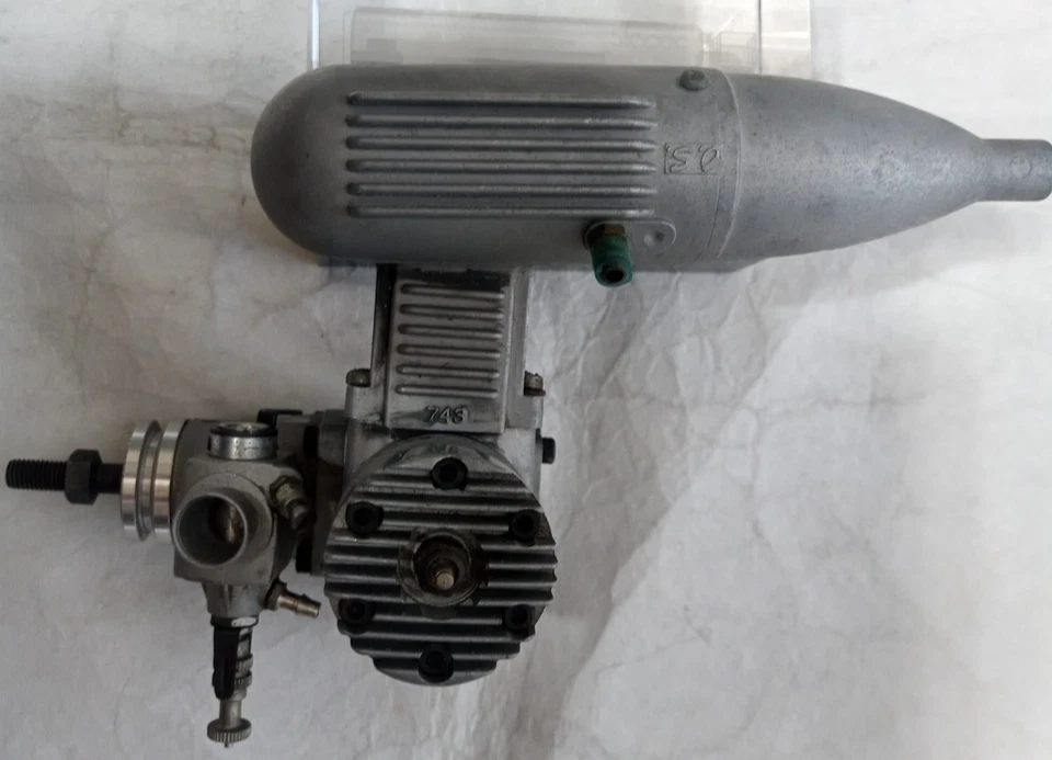 O.S. MAX 40SR Engine Radio Control Model Airplane Engine Used Item - Image 4 of 4