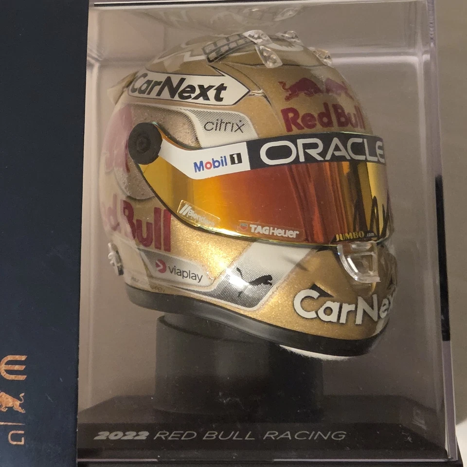 CASCO 1/4 MAX VERSTAPPEN RED BULL 2022 WORLD CHAMPION  HELMET SCHUBERTH COA - Immagine 2 di 4