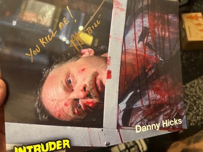 Danny Hicks signiertes 10x8 Foto - INTRUDER - EVIL DEAD 2 - UACC COA