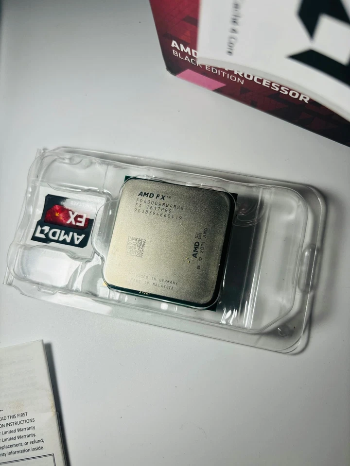 Procesador AMD FX 4300 FD4300WMW4MHK Socket AM3+ 8Mb Caché 4 Core + VENTILADOR - Imagen 2 de 3