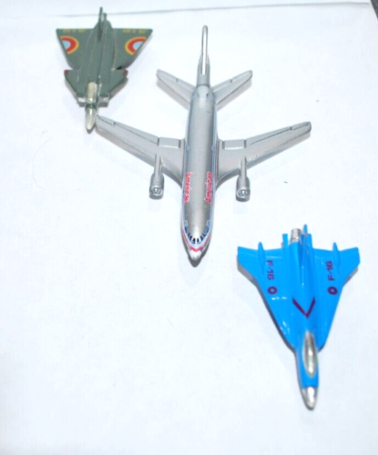 Assorted Lot Of 9 Air planes Plastic and Diecast Toy Planes. - Picture 5 of 8