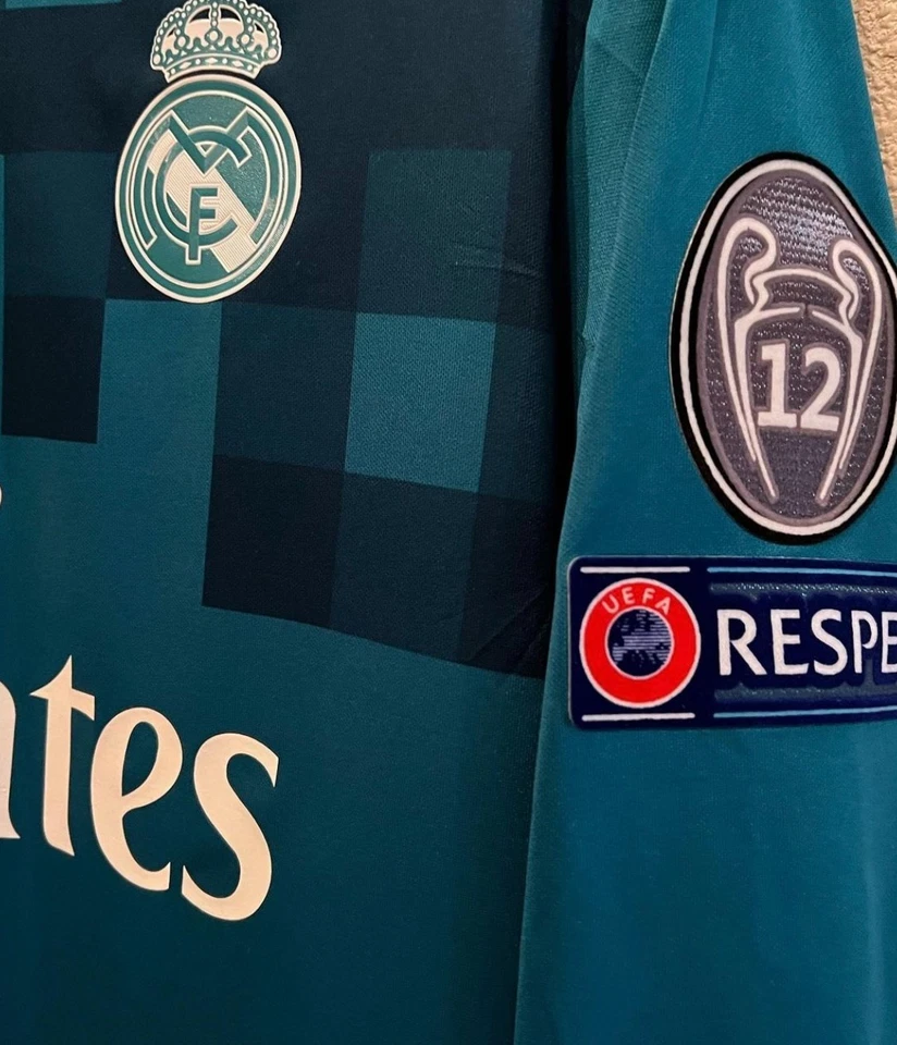 Real Madrid 2017/18 Long Sleeve Third Jersey #7 Ronaldo UCL Patches Blue Shirt - Image 4 of 4