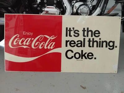 Preços baixos em 1960 Coca Cola Entre Sinais de Propaganda da Coca