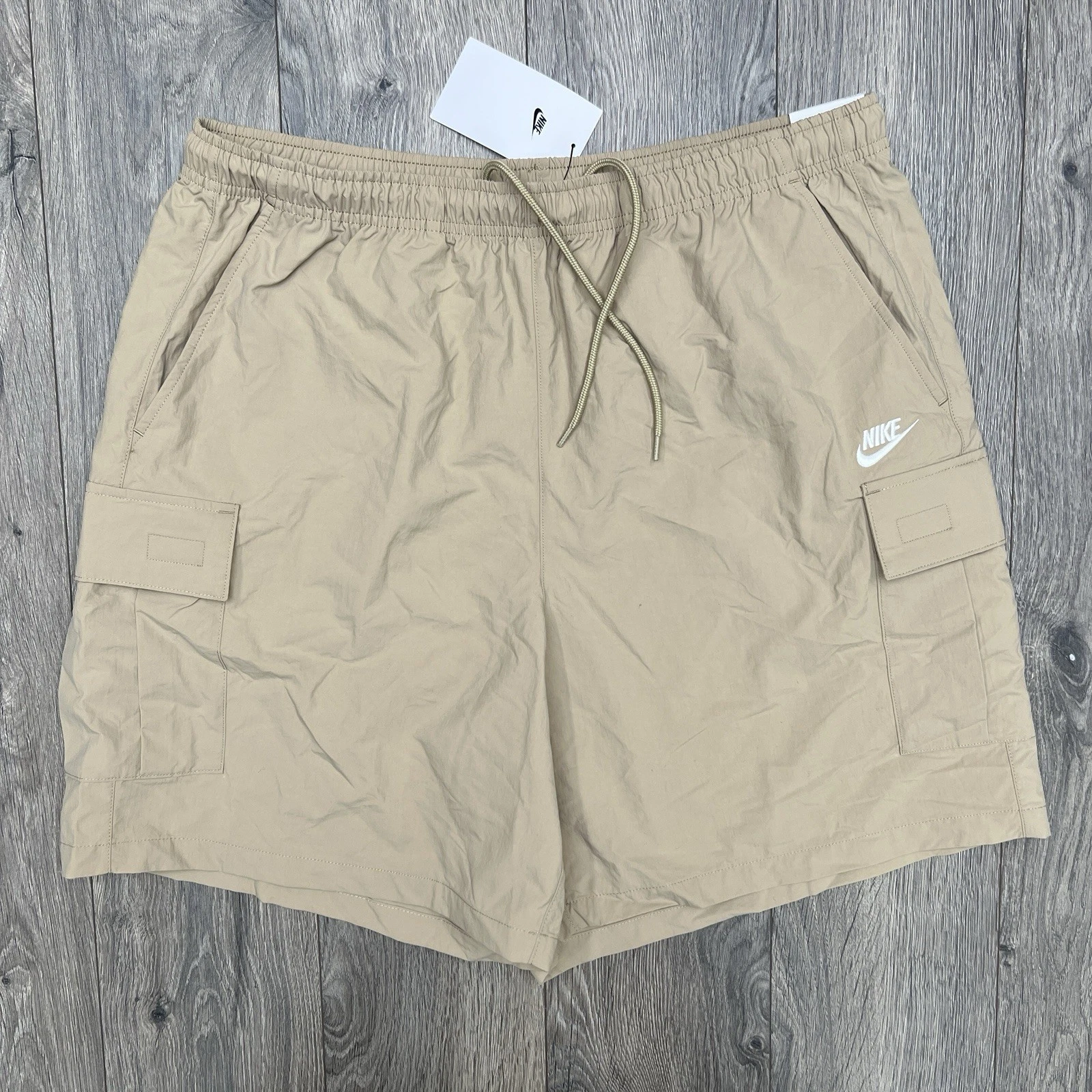 Nike Utility Shorts Size Medium Mens Parachute Beige Brown Sportswear Loose Fit