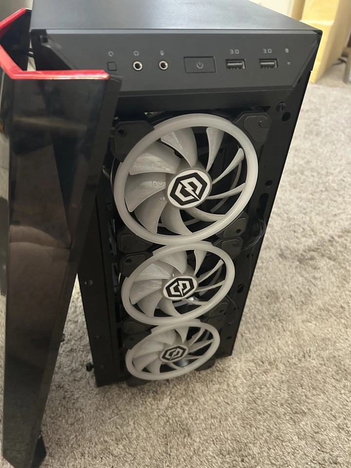 PC CyberpowerPC Gamer Xtreme VR GXiVR8060A5 con accesorios y RAM mejorada Foto 3 de 4