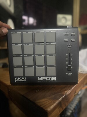 AKAI Professional MPD18 USB MIDI CONTROLLER