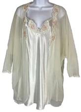 Val Mode Ivory Lingerie Peignoir Robe & Short Nightgown Set Size MD Vintage 90’s