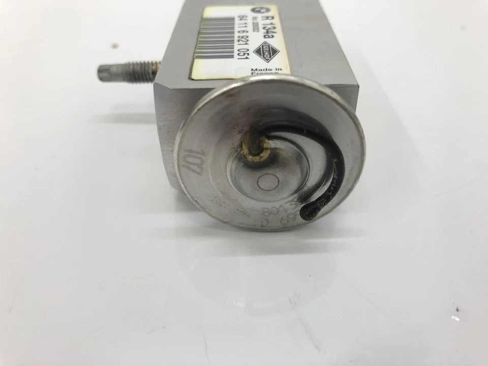 BMW E60 525i 525xi 2004-2010 530i 530xi 545i 550i unidad de climatización válvula de expansión fabricante original Foto 3 de 4