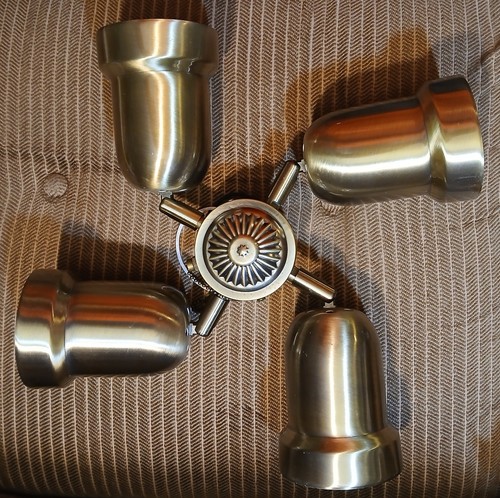 Ceiling Fan LIGHT KIT, NEW, 4 Multi-Directional, 120 Volt Lights. Bronze Finish. - Bild 7 von 17