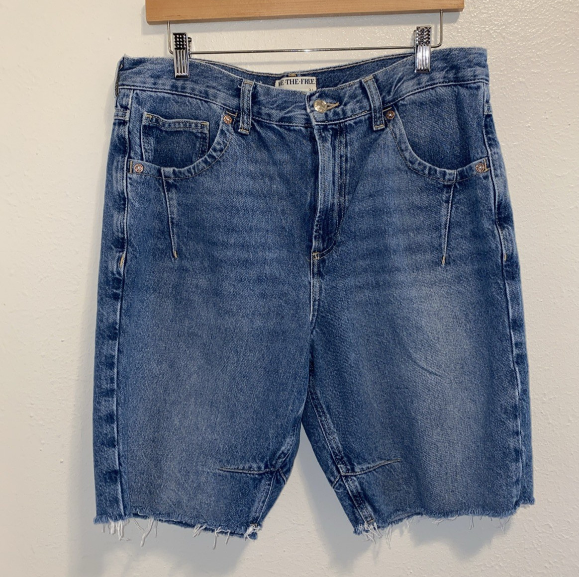 Bermda vaquera larga corta tiro alto talla 31 Ghost Town Free People We The Free