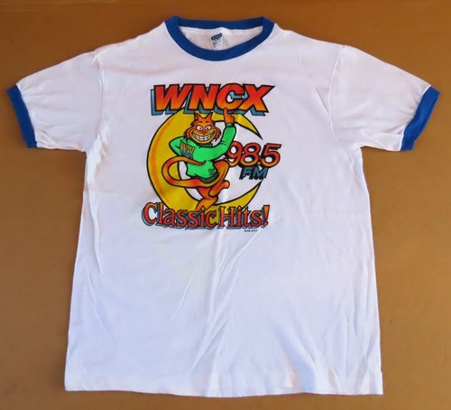VINTAGE 1988 WNCX 98.5 FM RADIO CLASSIC HITS T-SHIRT RARE WITH THE CLASSIC CAT - Picture 4 of 7