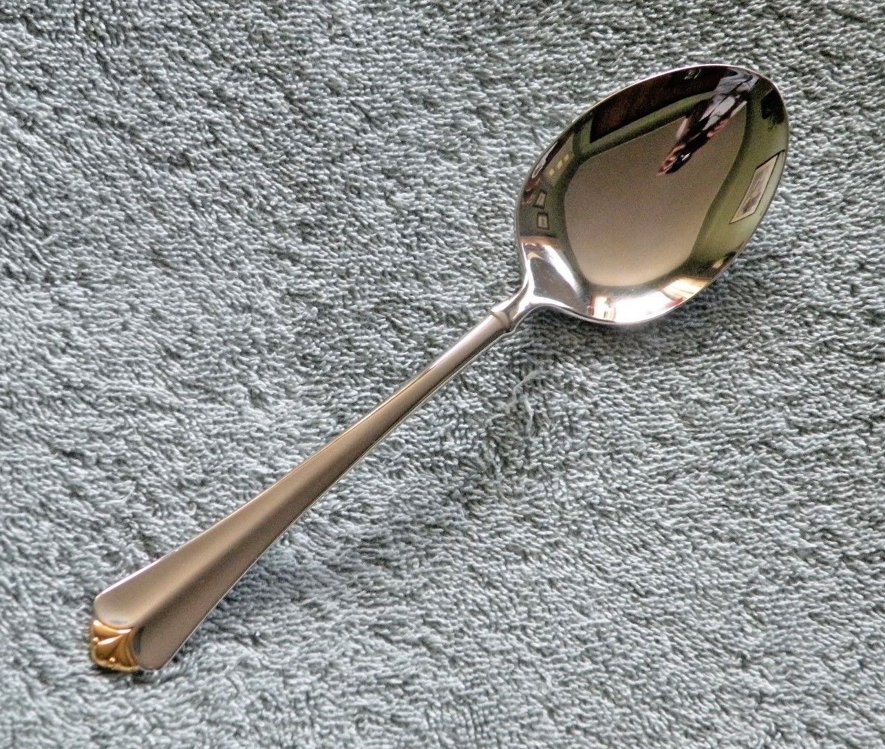 GOLDEN JUILLIARD Oneida Glossy Stainless Silverware / Flatware