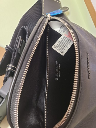 Burberry Navy Blue Cason Bag - 第 8/9 張圖片