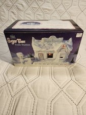 Precious Moments 150193 Sugar Town Lighted Train Station 6 Piece Complete Set