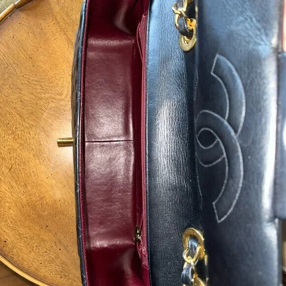 CHANEL Maxi Jumbo XL CC Classic Flap Lambskin Matelasse CHANEL Maxi Jumbo XL CC Classic Flap Lambskin Matelasse